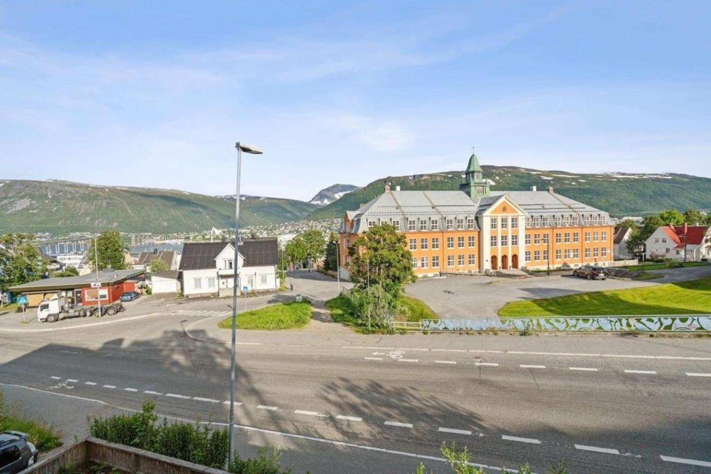 Semi-Detached House Downtown Daire Tromsø Dış mekan fotoğraf